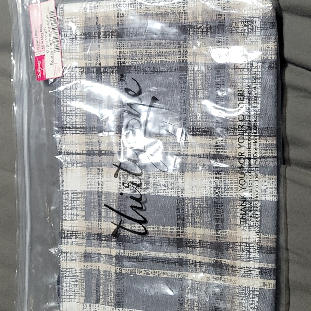 Thirty-one zipper pouch